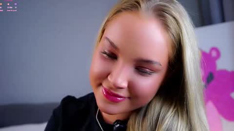 Amelia online show from December 2, 1:11 am