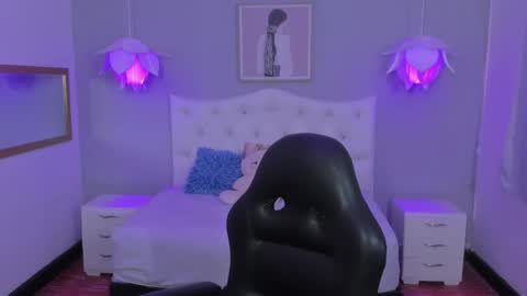 Lisa online show from November 12, 11:43 am