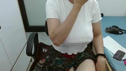 Snapshot of lisa_1011 chatting on July 11, 9:56 am lisa_1011 online show from July 11, 9:56 am