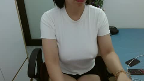 Snapshot of lisa_1011 chatting on July 19, 11:36 am lisa_1011 online show from July 19, 11:36 am
