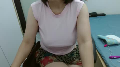 Snapshot of lisa_1011 chatting on July 26, 3:14 am lisa_1011 online show from July 26, 3:14 am