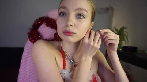 Lisa online show from December 27, 12:45 pm