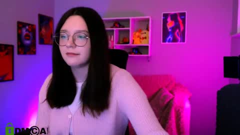 Snapshot of lisa_dark_ chatting on May 1, 7:29 pm Lisa online show from May 1, 7:29 pm