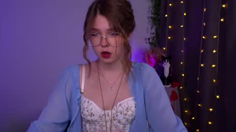  Lisa  online show from November 29, 10:57 pm