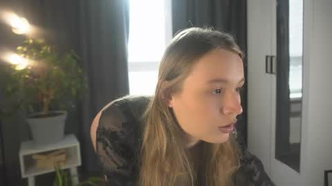 Elisabeth or Lisa online show from September 20, 5:08 am