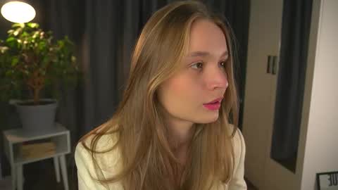 Elisabeth or Lisa online show from October 3, 8:17 pm