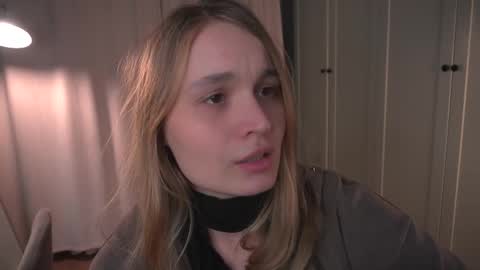 Elisabeth or Lisa online show from January 13, 8:14 pm