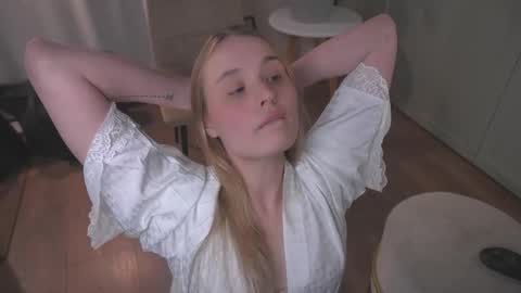 Elisabeth or Lisa online show from February 10, 8:57 pm