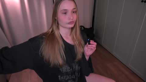 Snapshot of lisa_schiele chatting on March 11, 8:48 pm Elisabeth or Lisa online show from March 11, 8:48 pm