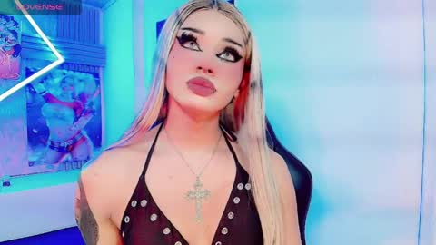 Snapshot of lisa_sparkleee chatting on April 11, 12:37 am lisa_sparkleee online show from April 11, 12:37 am
