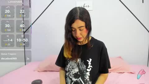 Snapshot of lisa_white_ chatting on November 14, 12:59 pm lisa white online show from November 14, 12:59 pm