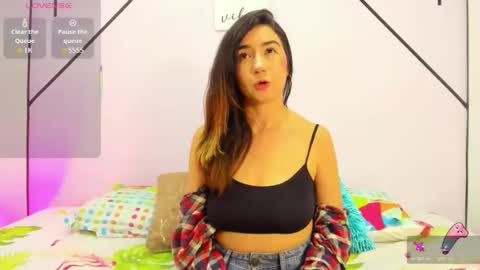 Snapshot of lisa_white_ chatting on November 22, 4:11 am lisa white online show from November 22, 4:11 am