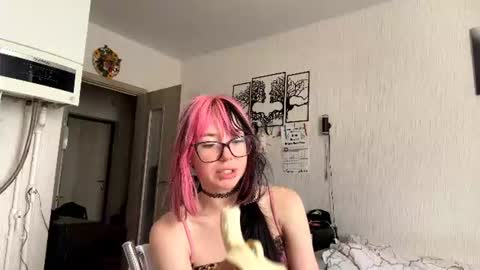 Aileen online show from June 15, 9:33 am