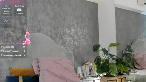 Snapshot of lisacroft chatting on May 16, 10:36 am lisacroft online show from May 16, 10:36 am