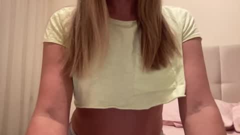 Snapshot of lisaflower1 chatting on January 10, 8:04 pm Lisa online show from January 10, 8:04 pm