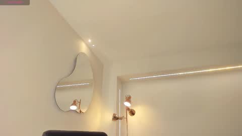 Lisa  Flowers online show from February 2, 11:31 am