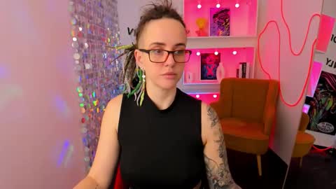 Snapshot of lisafoxy_y chatting on March 10, 5:45 am Lisa online show from March 10, 5:45 am