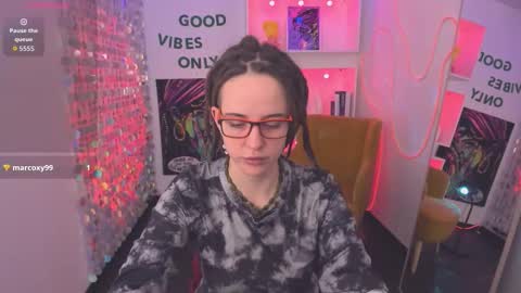 Snapshot of lisafoxy_y chatting on March 20, 6:07 am Lisa online show from March 20, 6:07 am