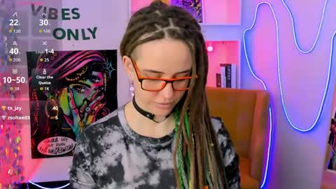 Snapshot of lisafoxy_y chatting on March 21, 5:45 am Lisa online show from March 21, 5:45 am