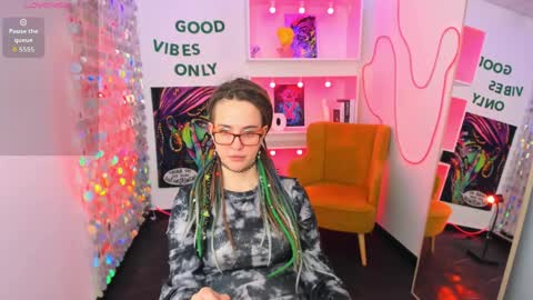 Snapshot of lisafoxy_y chatting on March 27, 8:26 am Lisa online show from March 27, 8:26 am