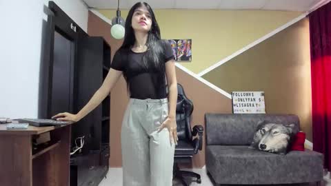 Lisa Gray Independent Model online show from March 27, 7:35 pm
