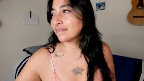 Snapshot of lisahadwiin chatting on June 23, 5:33 pm LisaHadwiin online show from June 23, 5:33 pm