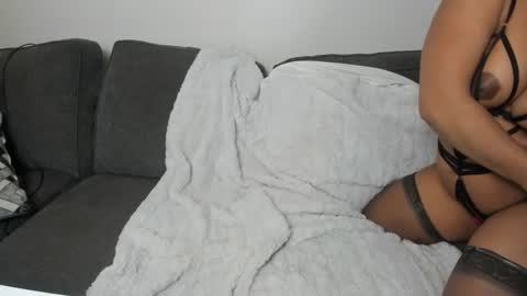 lisaloves6ix9 online show from January 9, 8:03 am