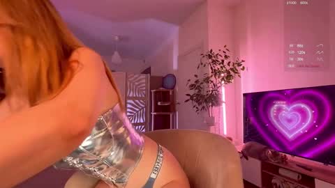 Lisa  online show from February 3, 6:57 pm