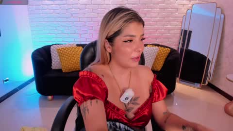 LISA MONROE online show from December 30, 8:15 pm