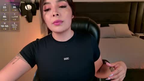 L I S A  online show from April 1, 7:44 pm