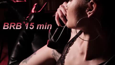 Lisa Moore online show from September 17, 4:47 am