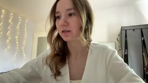 lisasmall online show from June 13, 4:16 pm