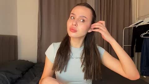 Elizabeth online show from February 10, 9:30 pm