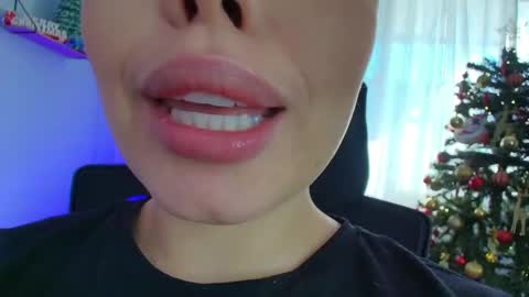 Lisbet online show from December 7, 1:18 pm