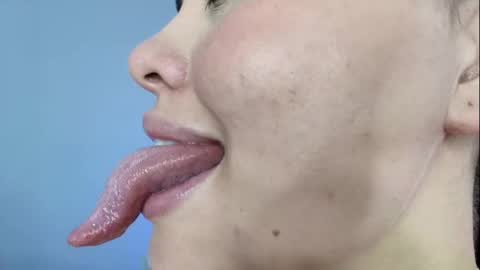 Lisbet online show from December 10, 7:00 pm