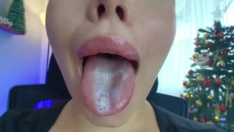 Lisbet online show from December 20, 7:28 pm