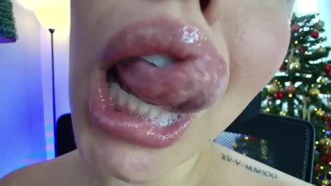 Lisbet online show from December 27, 6:42 pm