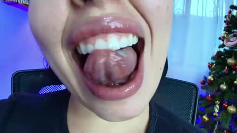 Lisbet online show from December 28, 10:02 pm