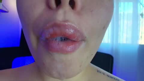 Lisbet online show from January 31, 9:59 pm