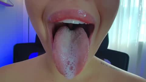 Lisbet online show from February 5, 2:05 pm