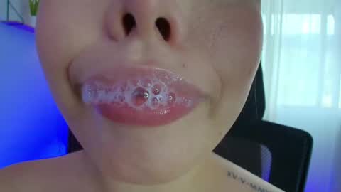 Lisbet online show from February 13, 7:10 pm