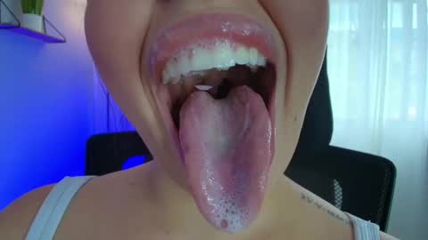 Lisbet online show from February 18, 6:47 pm