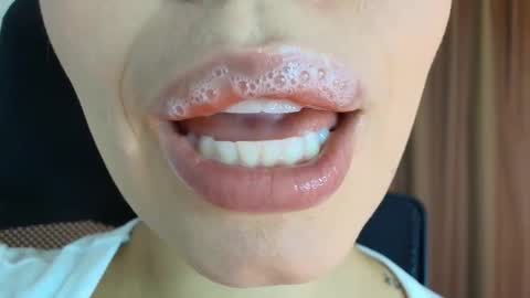 Lisbet online show from March 11, 11:00 pm