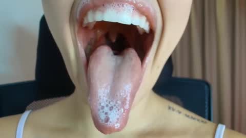 Lisbet online show from March 27, 10:31 pm