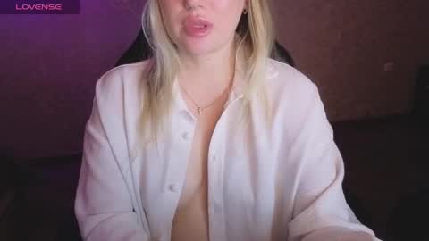 Anna online show from May 15, 1:01 am