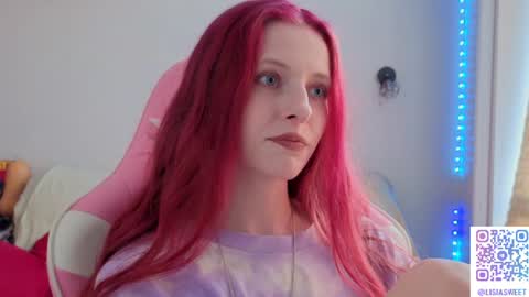 Snapshot of lisiasweet chatting on June 17, 2:07 pm Lika online show from June 17, 2:07 pm