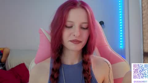 Snapshot of lisiasweet chatting on June 22, 2:25 pm Lika online show from June 22, 2:25 pm
