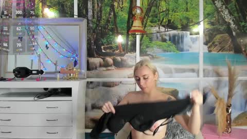 Lissa online show from December 12, 2:26 am