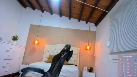 Snapshot of lissa_jhonsoon chatting on February 13, 1:40 am L I S S A online show from February 13, 1:40 am