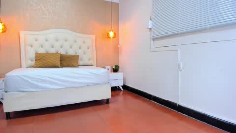 Snapshot of lissa_jhonsoon chatting on February 13, 4:43 am L I S S A online show from February 13, 4:43 am